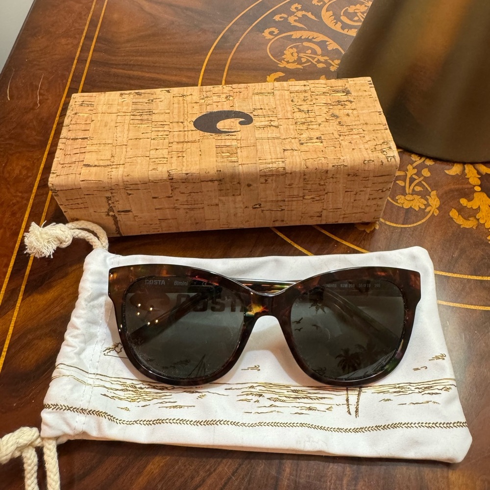 Costa Women's Tortoise Sunglasses Size 55/19